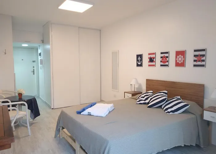 Elegante Monoambiente Estilo Nautico